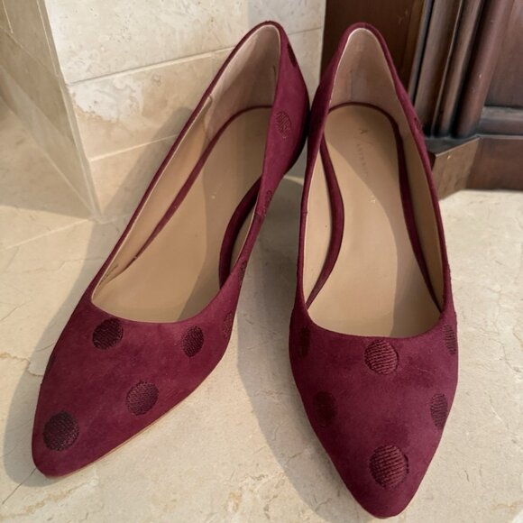 ANTHROPOLOGIE Fun suede polka dot kitten heels - Picture 1 of 8